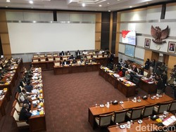 Rapat Komisi I-BIN Bahas Antisipasi Potensi Gelombang 2 Corona Digelar Tertutup