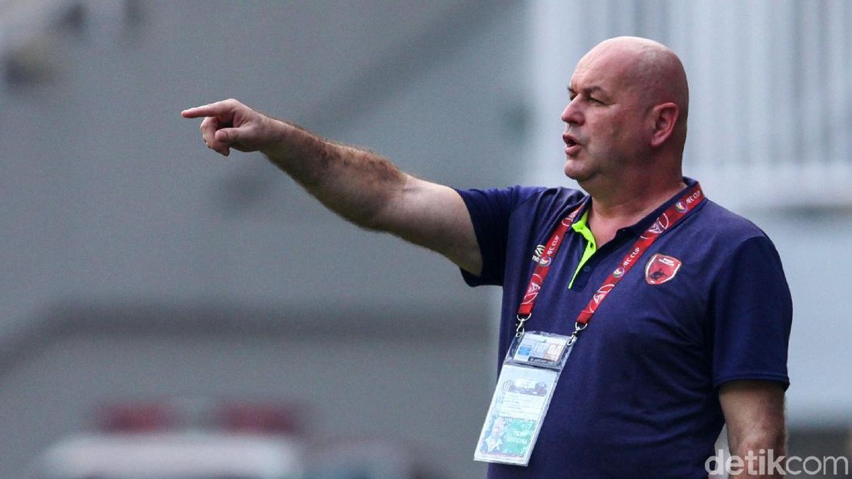 Bojan Hodak menlai PSM Makassar masih mempunyai masalah pada transisi. (Foto: detikcom/Rifkianto Nugroho)