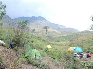 Bukan Gunung Lancip, Ini Keindahan Asli dari Sumbing