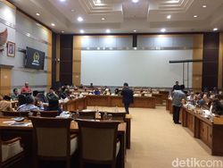 Dihadiri 20 Anggota DPR, Rapat Penetapan Biaya Haji 2020 Jalan Terus