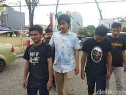 Curi Ponsel di Toko Sembako, Ronald Ditangkap Polisi