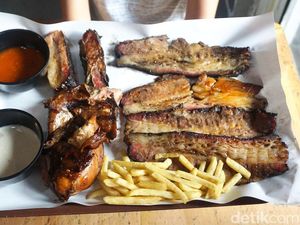 Bara Grills: Juicy Harum! Daging Sapi yang Diasap 12 Jam