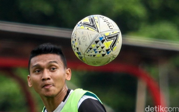 Bhayangkara FC gelar latihan guna sambut kompetisi Liga 1 2020. Sejumlah pemain baru pun turut perkuat skuat The Guardian, salah satunya Andik Vermansyah.