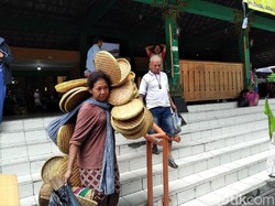 Menyapa Parinem, Satu dari 250 Buruh Gendong Pasar Beringharjo Yogya