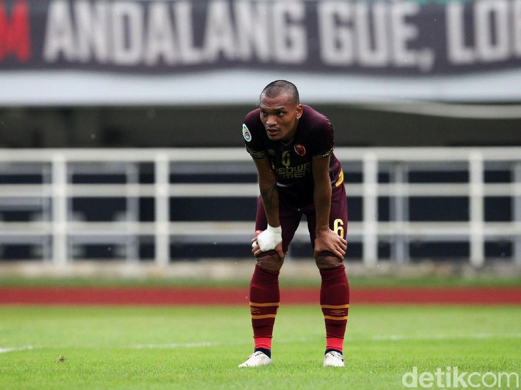 Ferdinand Sinaga Cabut dari Persib, Akan Gabung Persis Solo Ferdinand Sinaga Cabut dari Persib, Akan Gabung Persis Solo