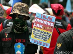 Melihat Lagi Pasal-pasal Kontroversial di RUU Cipta Kerja