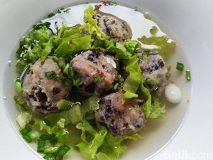 Sluurp! Renyah Gurih Bakso Jamur Berendam Kaldu Panas Sluurp! Renyah Gurih Bakso Jamur Berendam Kaldu Panas