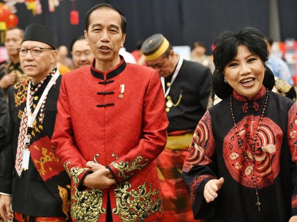 Makna Baju Cheongsam Jokowi Karya Anne Avantie di Perayaan Imlek Nasional