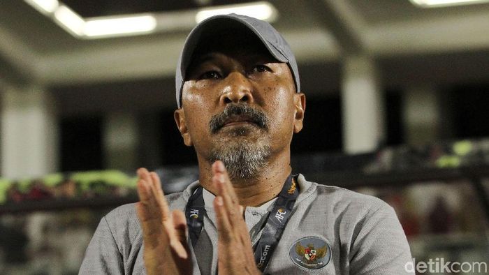 Fakhri Husaini Fakhri Husaini merupakan pelatih sepakbola asal Indonesia