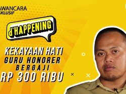 Doa Ibu dan Berkah Gaji Rp 300 Ribu Sang Guru Honorer