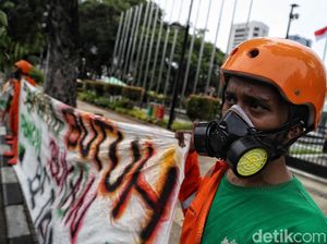 Walhi Beberkan Upaya-upaya Pembungkaman Aktivis di Tengah Pandemi Walhi Beberkan Upaya-upaya Pembungkaman Aktivis di Tengah Pandemi