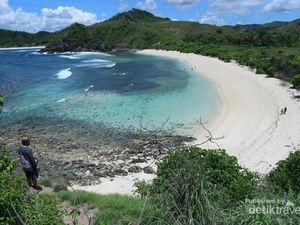 Pantai di Lombok Seperti di Film Fiksi