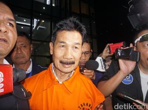 KPK Eksekusi Mantan Bupati Solok Selatan ke Lapas Sukamiskin KPK Eksekusi Mantan Bupati Solok Selatan ke Lapas Sukamiskin