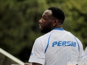 Fan Persib Bandung Belum Berhenti Kejutkan Geoffrey Castillion Fan Persib Bandung Belum Berhenti Kejutkan Geoffrey Castillion