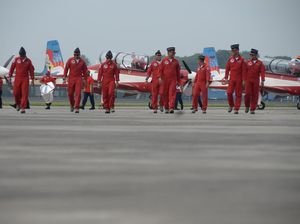 Siap Beraksi di Singapura, Tim Aerobatik Jupiter Pamerkan 15 Manuver
