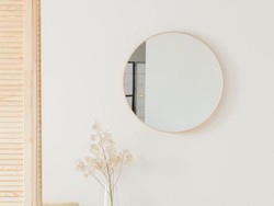 5 Ide Dekorasi Cermin di Rumah, Bisa Bikin Ruangan Terasa Luas 5 Ide Dekorasi Cermin di Rumah, Bisa Bikin Ruangan Terasa Luas