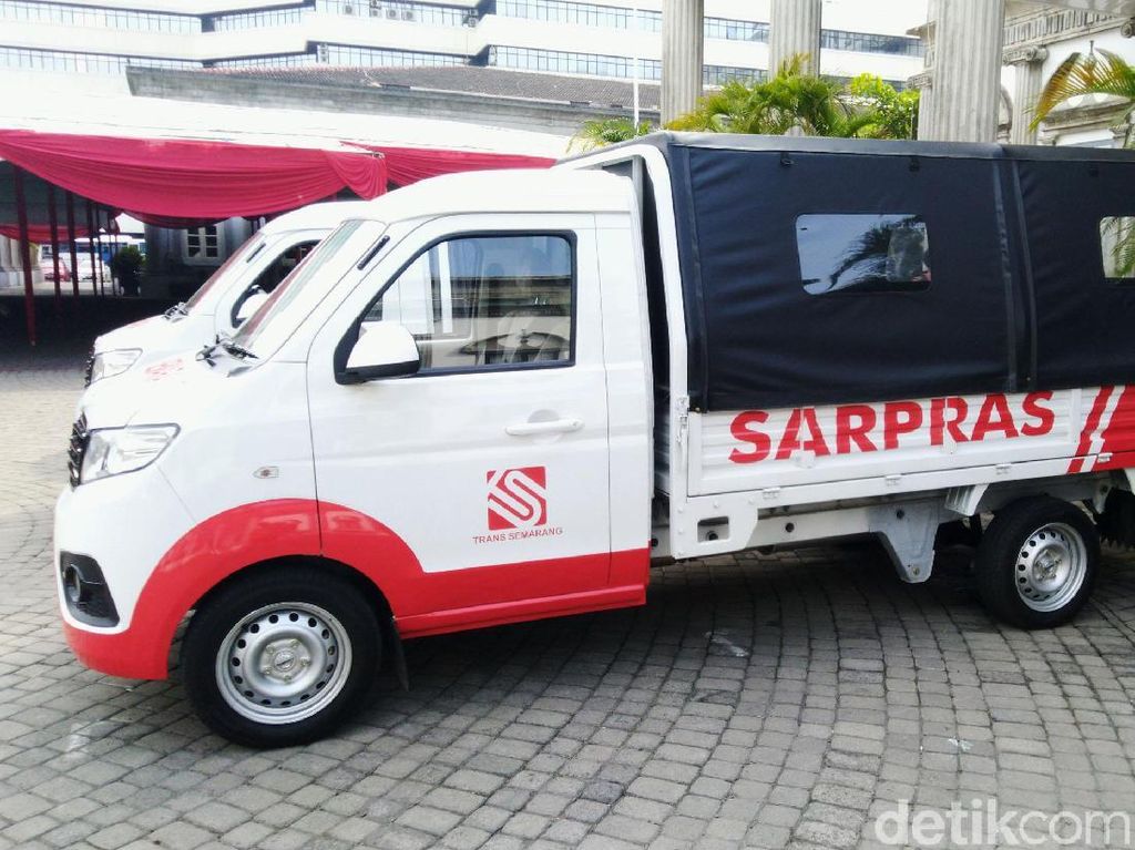 Mobil Esemka di Semarang Pakai BBG Mobil Esemka di Semarang Pakai BBG