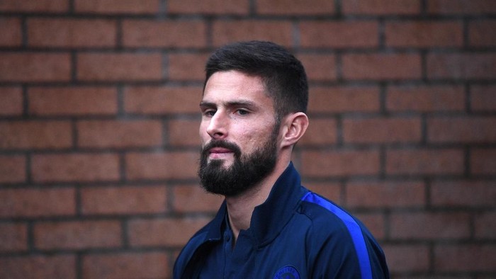 BURNLEY, ENGLAND - OCTOBER 26: Olivier Giroud of Chelsea arrives at the stadium prior to the Premier League match between Burnley FC and Chelsea FC at Turf Moor on October 26, 2019 in Burnley, United Kingdom. (Photo by Laurence Griffiths/Getty Images)