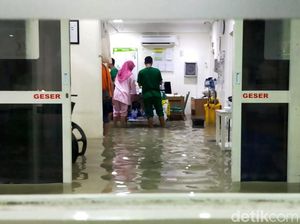 Potret RS Islam Wonokromo yang Tergenang 15 Cm