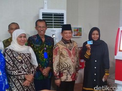 Mendagri Buktikan Buat e-KTP di Magetan Hanya Butuh Satu Menit