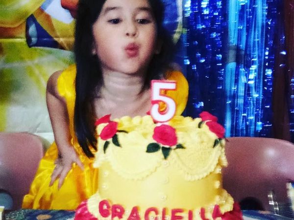 Imut! Ini Graciella Abigail, Aktris Miracle in Cell No.7 Saat Tiup Kue Ultah