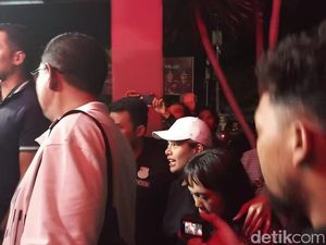 Dibawa ke Polres Jaksel, Nikita Mirzani Ditemani Sahabat