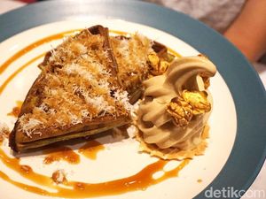 Duet Putu Waffle dan Es Krim Teh Manis ala Hello Sunday Duet Putu Waffle dan Es Krim Teh Manis ala Hello Sunday