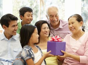 Valentine Bareng Keluarga? Begini Cara Tunjukkan Kasih Sayangnya Valentine Bareng Keluarga? Begini Cara Tunjukkan Kasih Sayangnya