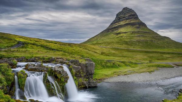 Foto: Gunung Unik di Dunia, Berbentuk Meja Hingga Lancip