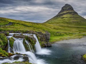 Foto: Gunung Unik di Dunia, Berbentuk Meja Hingga Lancip