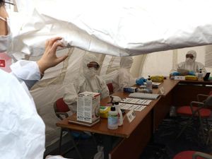 Kelelahan Tangani Pasien Virus Corona, Dokter di China Tidur di Lantai RS