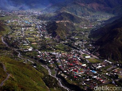 Pemandangan Puncak Jaya yang Mempesona