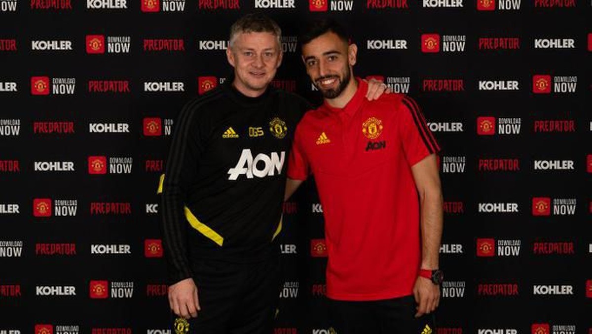 Bruno Fernandes berpeluang turun di laga MU vs Wolves. Foto: Twitter @ManUtd