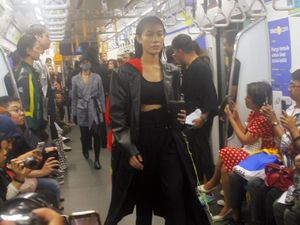 Ini Video Acara Fashion Show di Gerbong MRT yang Viral
