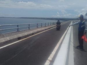 Tabrakan 2 Motor di Tol Bali Mandara, 1 Orang Tewas