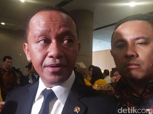 Bahlil Sebut Selama Ini Materi Promosi ke Investor Mengarang Bebas Bahlil Sebut Selama Ini Materi Promosi ke Investor Mengarang Bebas