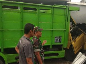 Orang Idap Gangguan Jiwa Curi Truk, Baru Melaju 50 Meter Sudah Tabrak Rumah