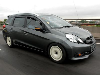 Uji Irit Honda Mobilio