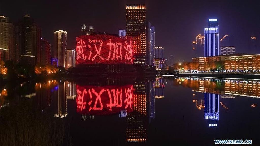 Gedung hingga Jembatan di Wuhan Bersuara Lawan Virus Corona Gedung hingga Jembatan di Wuhan Bersuara Lawan Virus Corona
