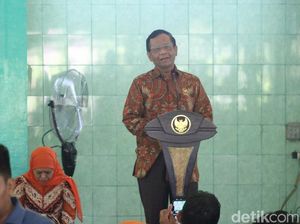 Menko Polhukam Sosialisasi Omnibus Law ke Buruh di Sidoarjo