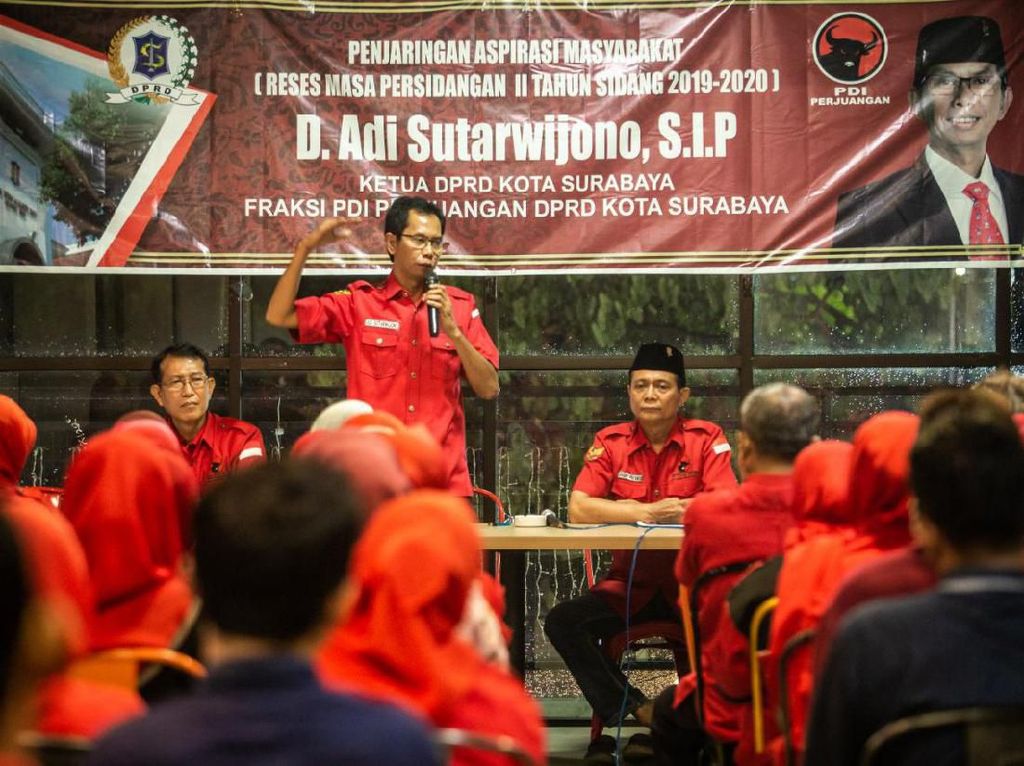 Sosialisasi Saat Reses, Ketua DPRD Surabaya: Jangan Ada Warga Tak Bisa Makan Sosialisasi Saat Reses, Ketua DPRD Surabaya: Jangan Ada Warga Tak Bisa Makan