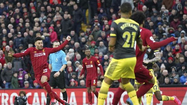 Alisson Kunci Liverpool Menang Telak atas Southampton