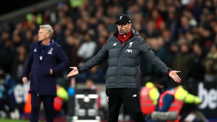 LONDON, ENGLAND - JANUARY 29: Jurgen Klopp, Manager of Liverpool reacts during the Premier League match between West Ham United and Liverpool FC at London Stadium on January 29, 2020 in London, United Kingdom. (Photo by Julian Finney/Getty Images)