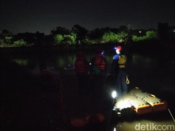 Minim Cahaya, Pencarian Bocah Tenggelam di Kali Pesanggrahan Dilanjutkan Besok