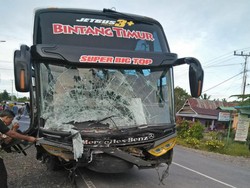 Tabrakan Maut Bus Vs Mobil di Luwu Timur Sulsel, 5 Orang Tewas