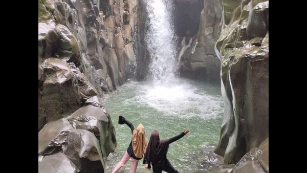 Foto: 5 Curug Cantik di Bogor untuk Weekend Seru