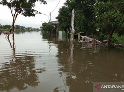 Banjir 1 Meter di Periuk Tangerang Belum Surut