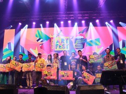 Sisitipsi hingga Mooner Meriahkan Super Art Fest Awarding Night