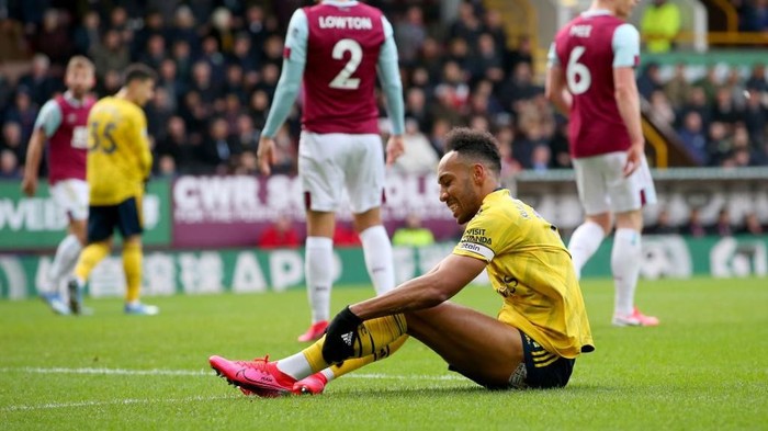 BURNLEY, ENGLAND - FEBRUARY 02: Pierre-Emerick Aubameyang of Arsenal reacts during the Premier League match between Burnley FC and Arsenal FC at Turf Moor on February 02, 2020 in Burnley, United Kingdom. (Photo by Alex Livesey/Getty Images)