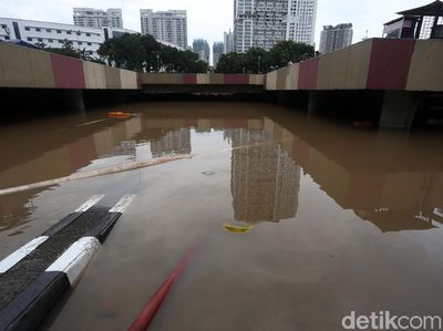 Waduh! Underpass Kemayoran Kembali Banjir